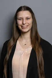 rz media Mitarbeiterin Sophie Cremer