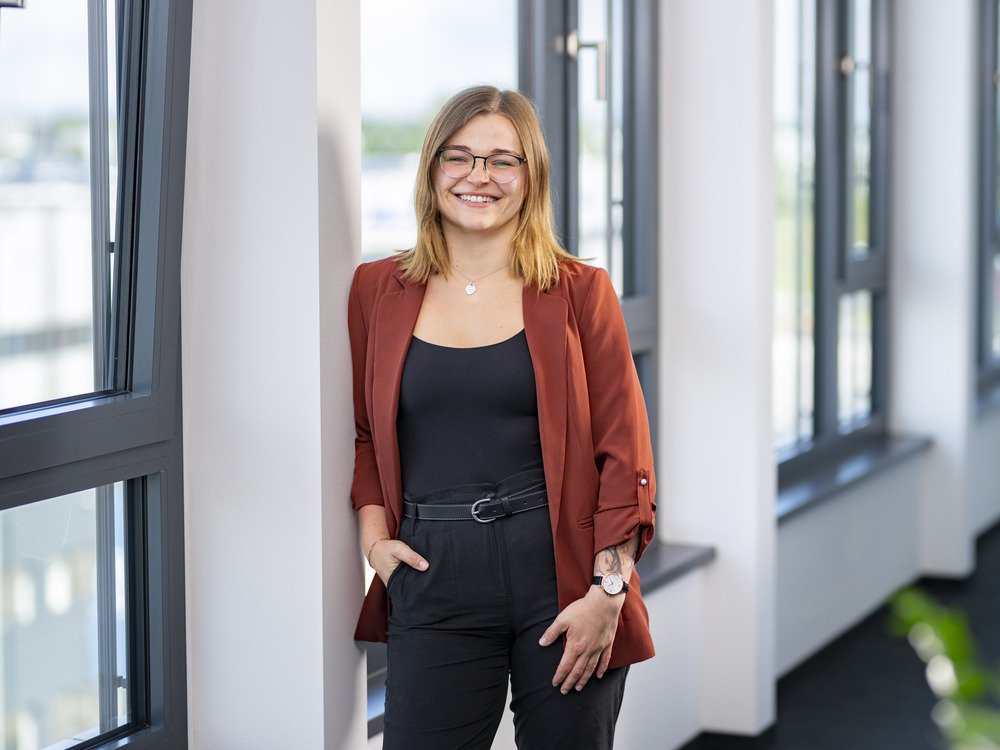 Cheyenne Leyens Sales Support rz media
